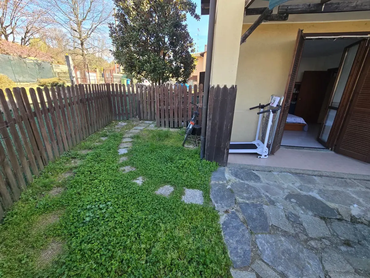 Appartamento a Sesto Calende con giardino e box – foto 2