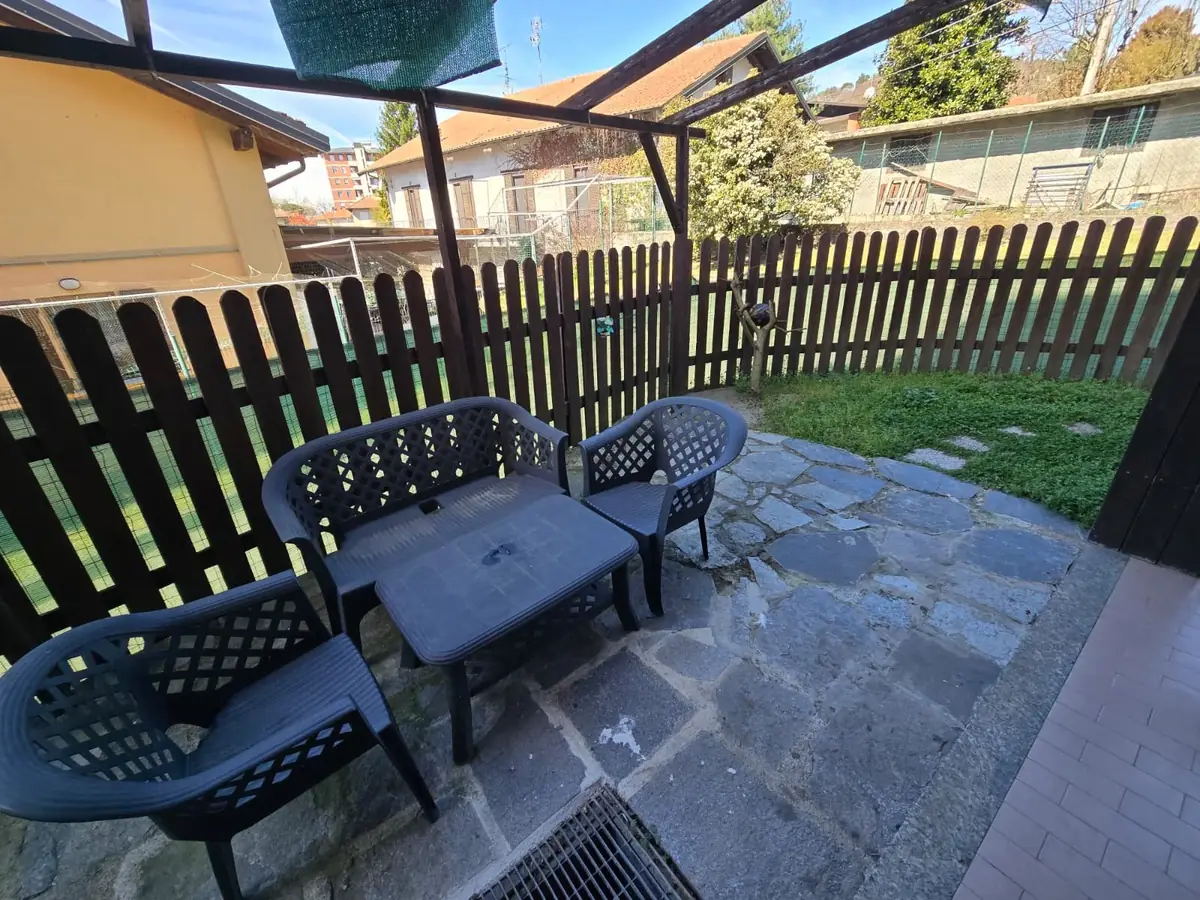 Appartamento a Sesto Calende con giardino e box – foto 3
