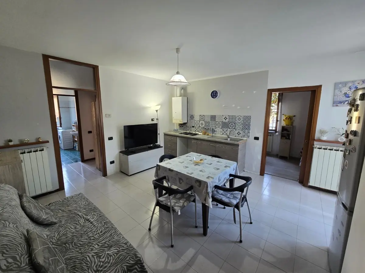 Appartamento a Sesto Calende con giardino e box – foto 4
